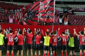 爱游戏-狂风暴雨：足球联赛公布重要消息，震撼全场！的简单介绍